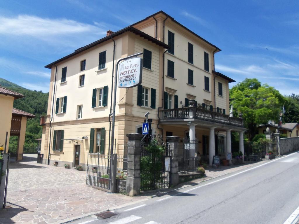 Hotel La Torre Castiglione d'Intelvi Bagian luar foto